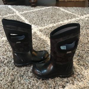 Bog boots size 8 Rain - Snow ....amazing! LIKE NEW